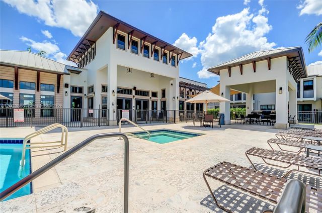 5820 NW 104th Ct, Doral, FL 33178