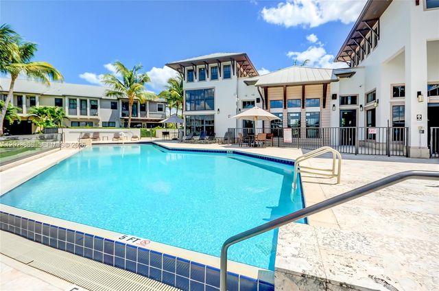 5820 NW 104th Ct, Doral, FL 33178