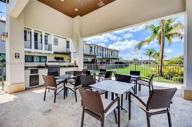 5820 NW 104th Ct, Doral, FL 33178