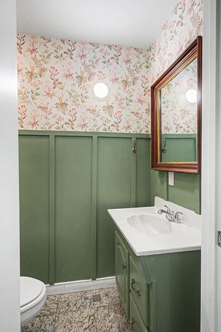 5205 Greenleaf Dr, Nashville, TN 37211