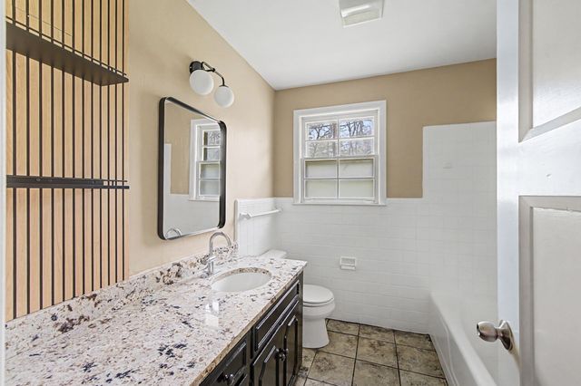 5205 Greenleaf Dr, Nashville, TN 37211