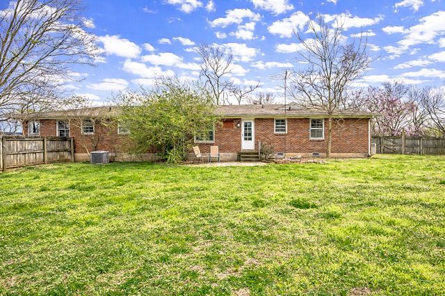 5205 Greenleaf Dr, Nashville, TN 37211