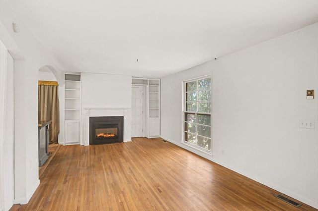 5205 Greenleaf Dr, Nashville, TN 37211