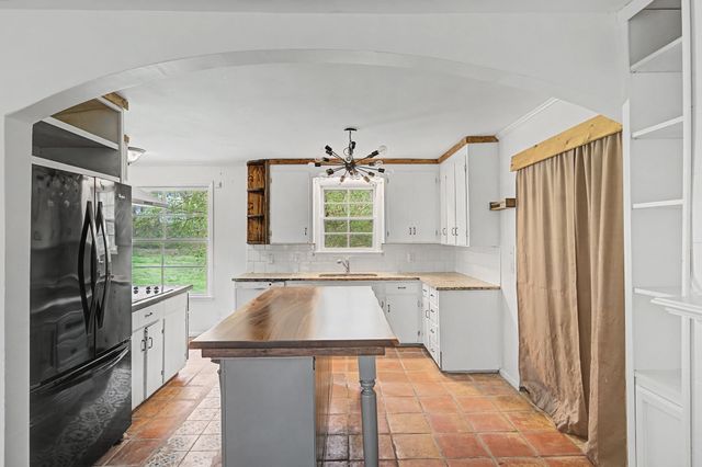 5205 Greenleaf Dr, Nashville, TN 37211