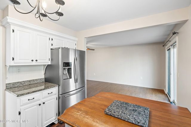 110 Lavenham Court, Toms River, NJ 08755