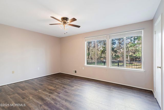 110 Lavenham Court, Toms River, NJ 08755