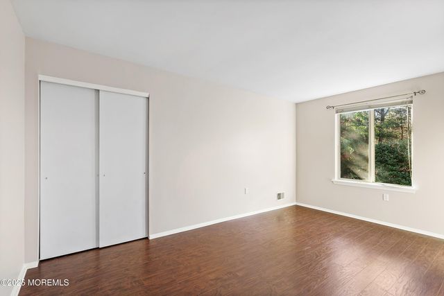 110 Lavenham Court, Toms River, NJ 08755