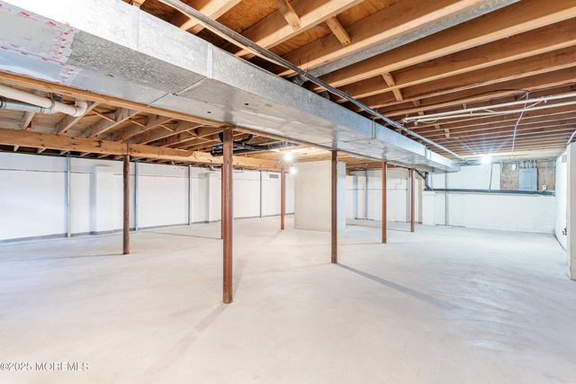 110 Lavenham Court, Toms River, NJ 08755