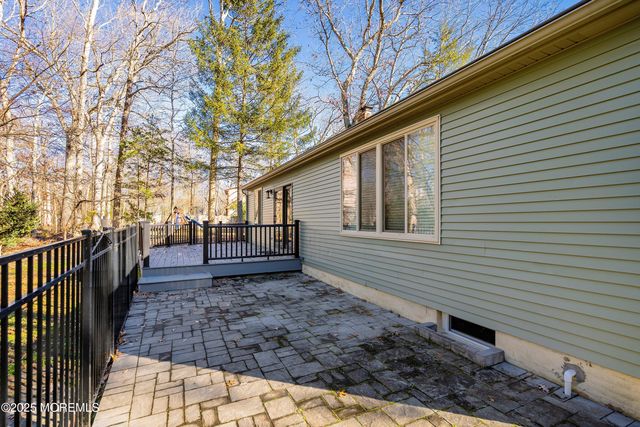 110 Lavenham Court, Toms River, NJ 08755