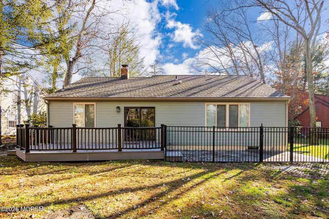 110 Lavenham Court, Toms River, NJ 08755