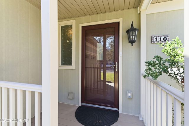 110 Lavenham Court, Toms River, NJ 08755