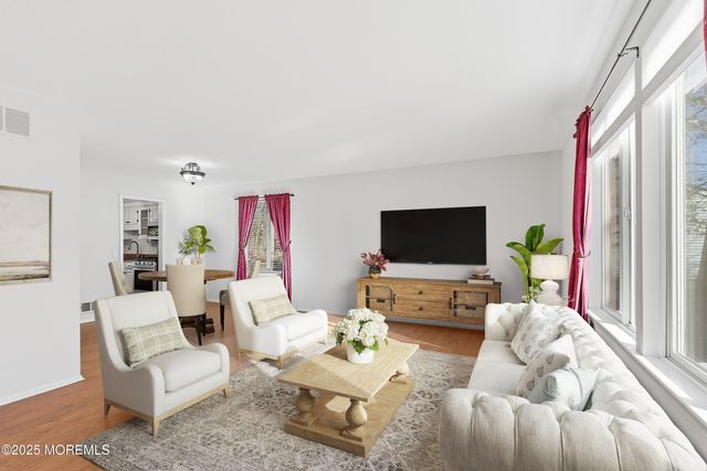 110 Lavenham Court, Toms River, NJ 08755