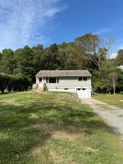 355 North Stonington Road, Stonington, CT 06378