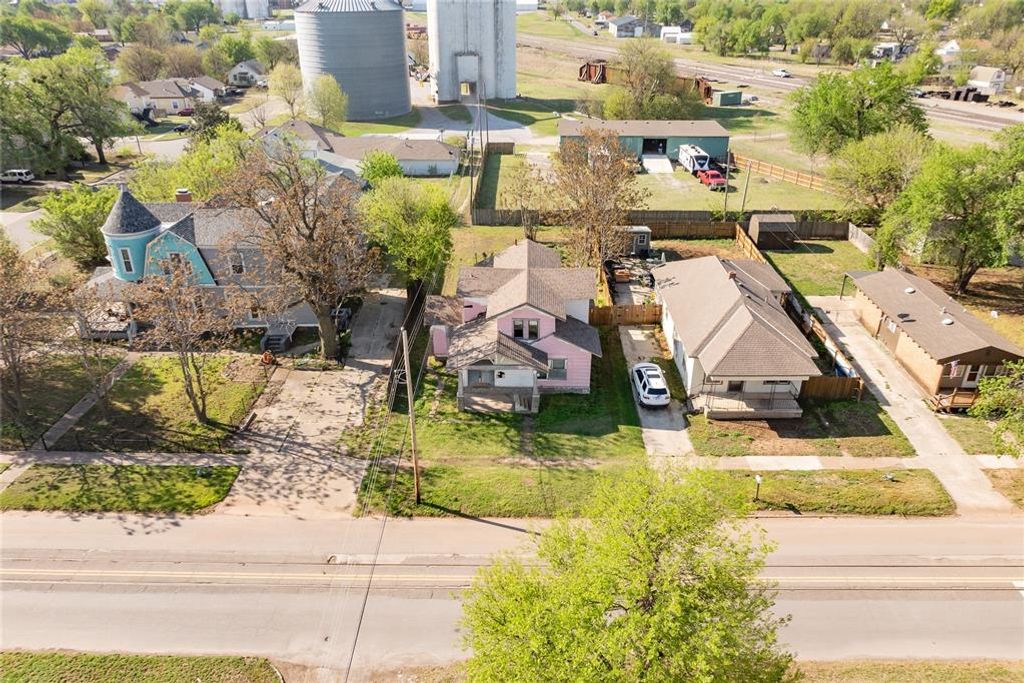 315 W Watts Street, El Reno, OK 73036