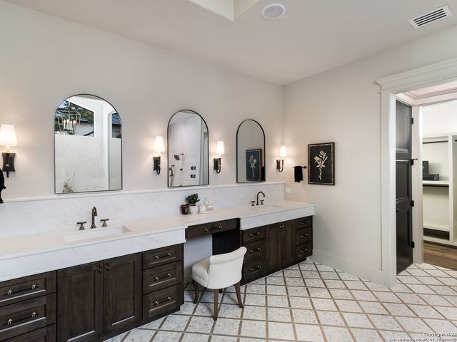 220 Easy Money, Boerne, TX 78006