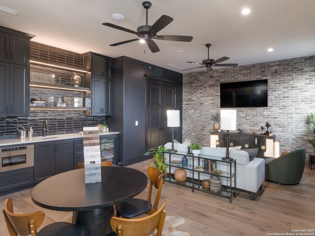 220 Easy Money, Boerne, TX 78006