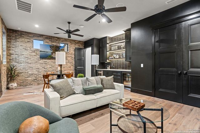220 Easy Money, Boerne, TX 78006