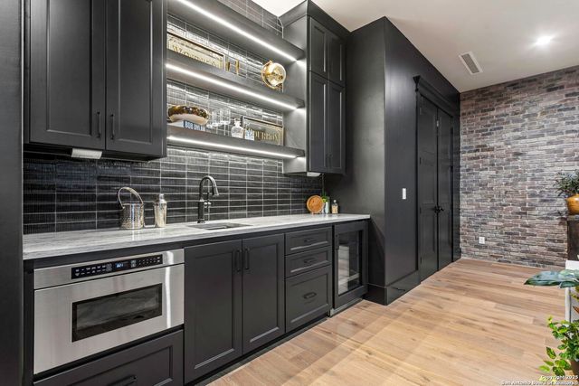 220 Easy Money, Boerne, TX 78006