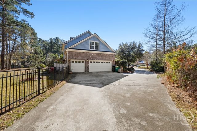 23 Lake Heron Court W, Pooler, GA 31322