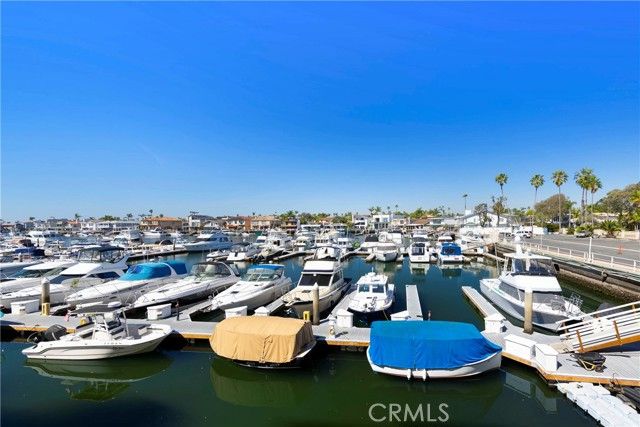 4167 Warner 105, Huntington Beach, CA 92649