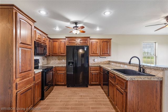 107127 S 4660 Road, Sallisaw, OK 74955