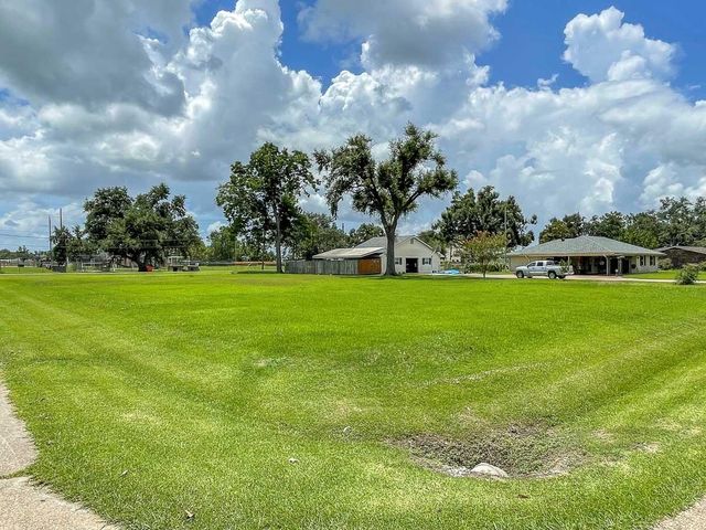 200 Jean Ellen Avenue, Houma, LA 70363