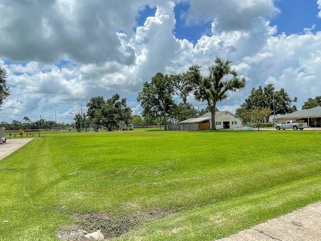 200 Jean Ellen Avenue, Houma, LA 70363