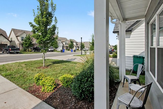 215 Emmett Dr, White House, TN 37188