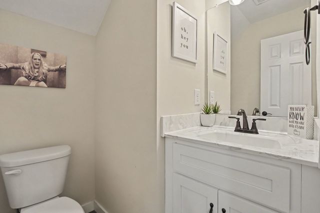 215 Emmett Dr, White House, TN 37188