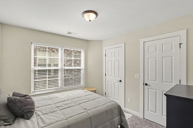 215 Emmett Dr, White House, TN 37188