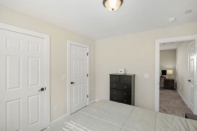 215 Emmett Dr, White House, TN 37188