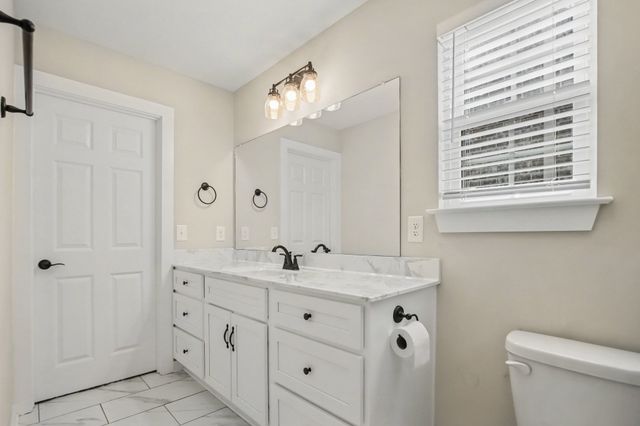 215 Emmett Dr, White House, TN 37188