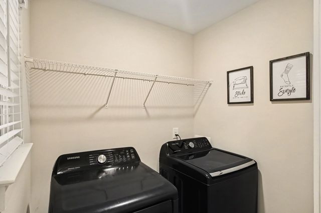 215 Emmett Dr, White House, TN 37188