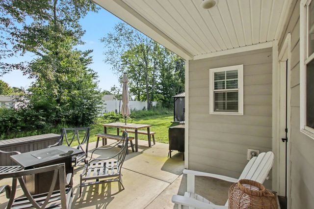 215 Emmett Dr, White House, TN 37188