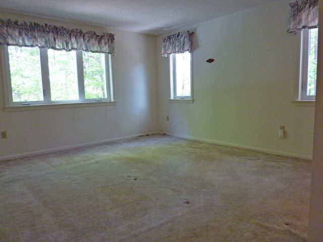 14 Dogwood Drive, Nashua, NH 03062