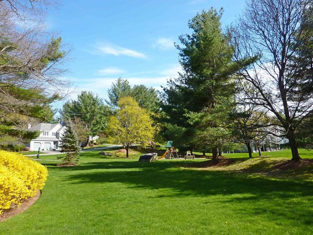 14 Dogwood Drive, Nashua, NH 03062