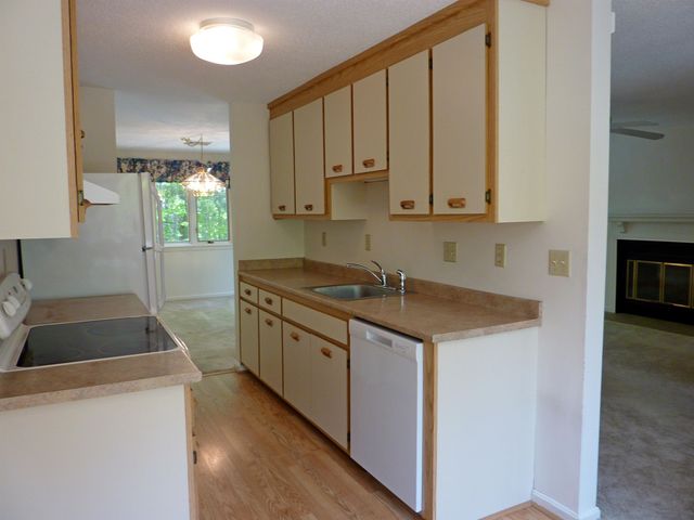 14 Dogwood Drive, Nashua, NH 03062