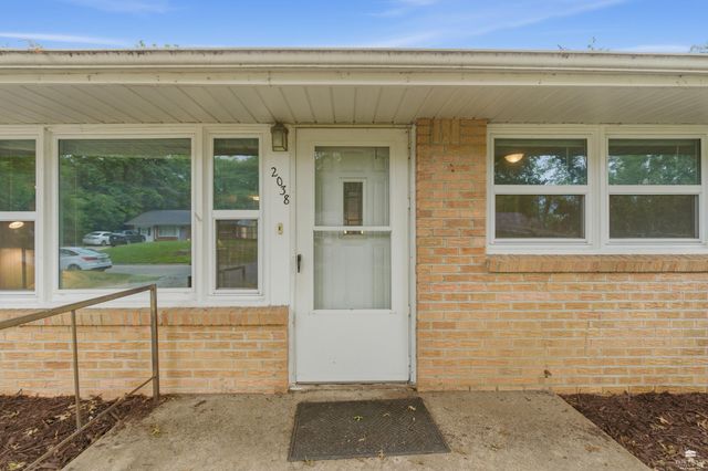 2038 College View, Manhattan, KS 66502