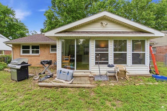 2038 College View, Manhattan, KS 66502