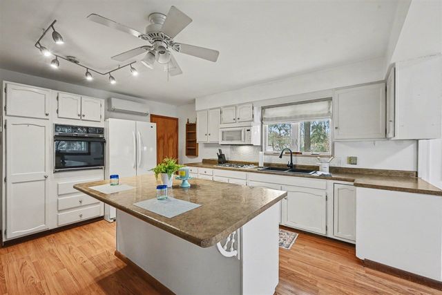 121 Hazen Street, Paw Paw, MI 49079