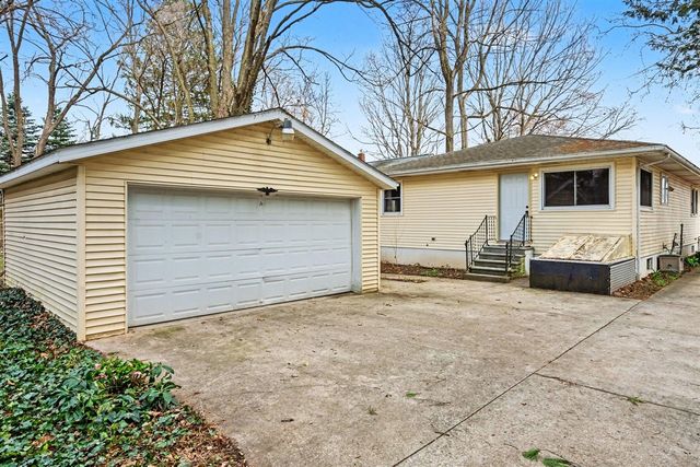 121 Hazen Street, Paw Paw, MI 49079