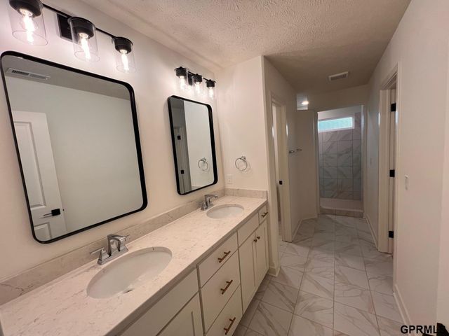 6515 S 199 Avenue, Gretna, NE 68135