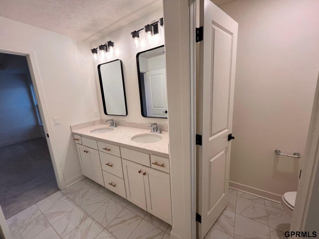 6515 S 199 Avenue, Gretna, NE 68135