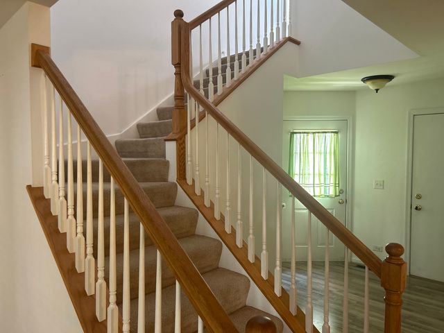 2375 Stoughton Circle, Aurora, IL 60502