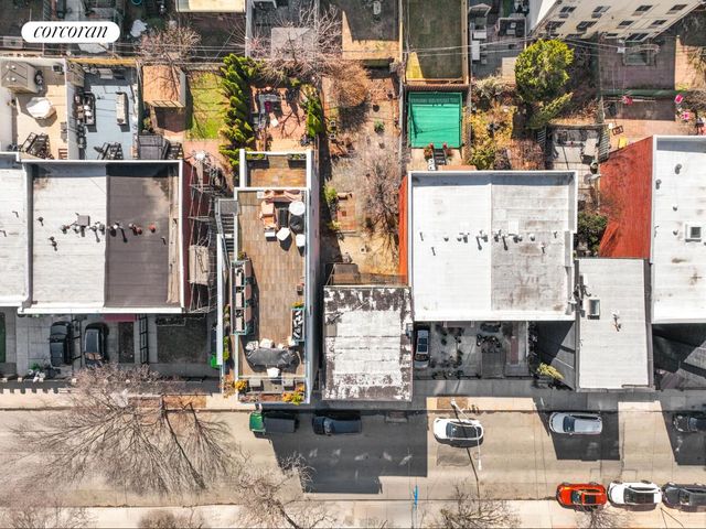 76 S 3RD Street, New York City, NY 11249