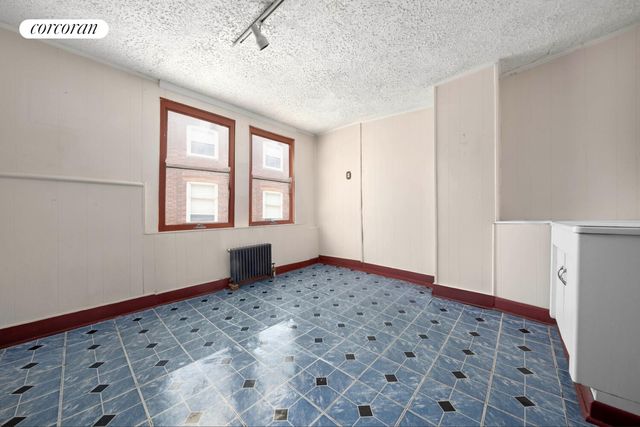 76 S 3RD Street, New York City, NY 11249