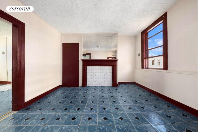 76 S 3RD Street, New York City, NY 11249