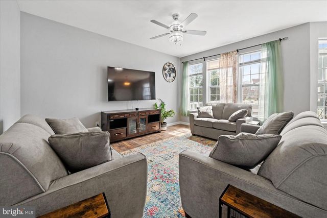 215 N BAYBERRY PKWY, Middletown, DE 19709