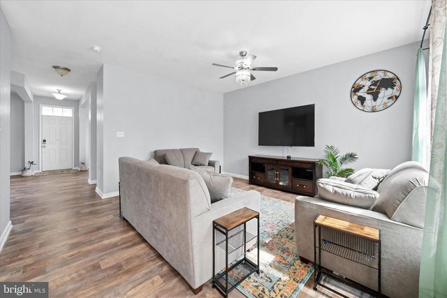 215 N BAYBERRY PKWY, Middletown, DE 19709