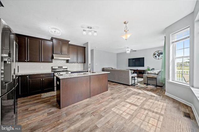 215 N BAYBERRY PKWY, Middletown, DE 19709